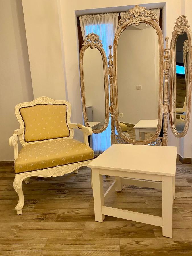 Pensiunea Charlotte Boutique บาเคา ภายนอก รูปภาพ